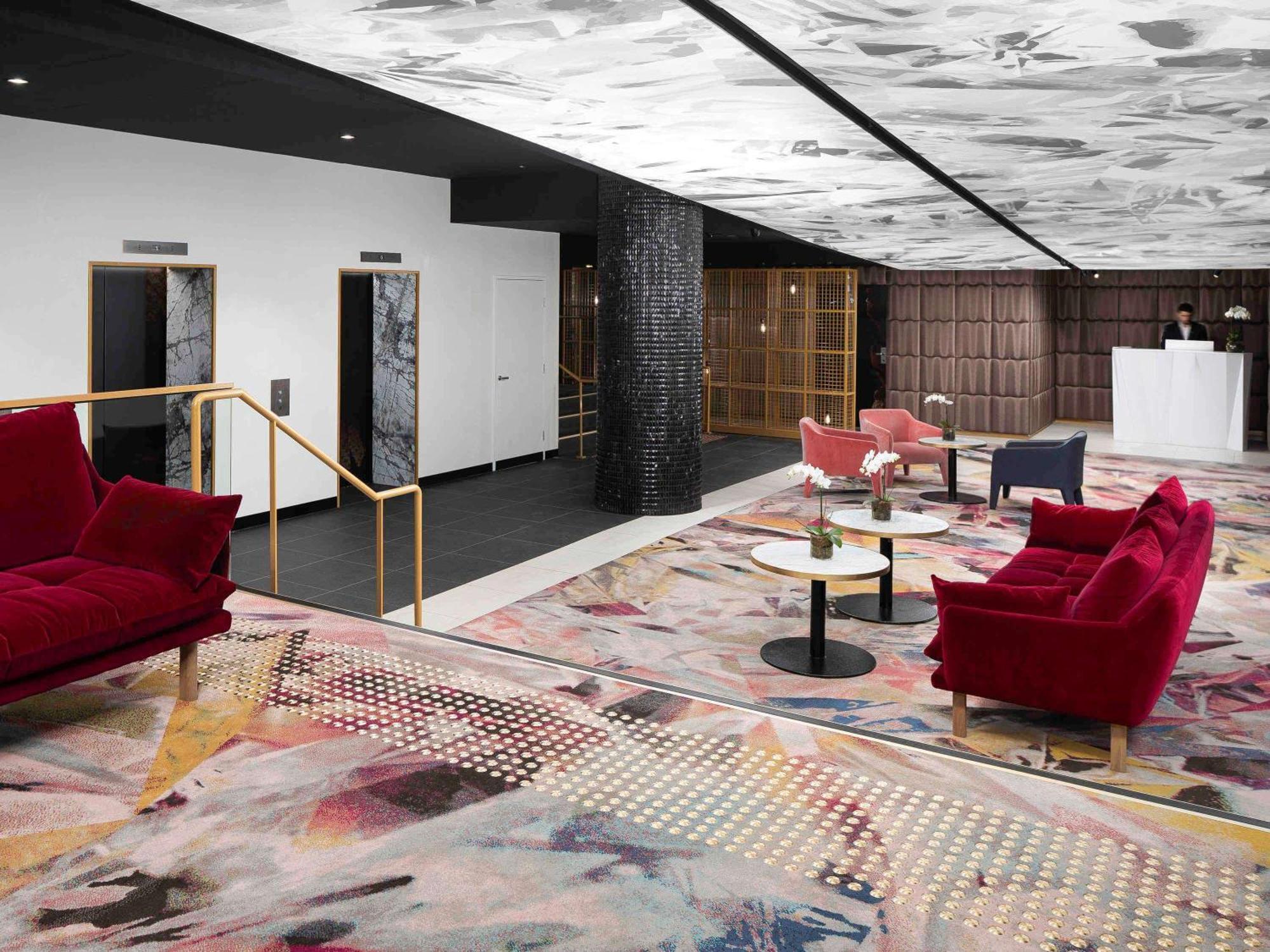 Pullman Melbourne City Centre Exterior foto The lobby of the hotel