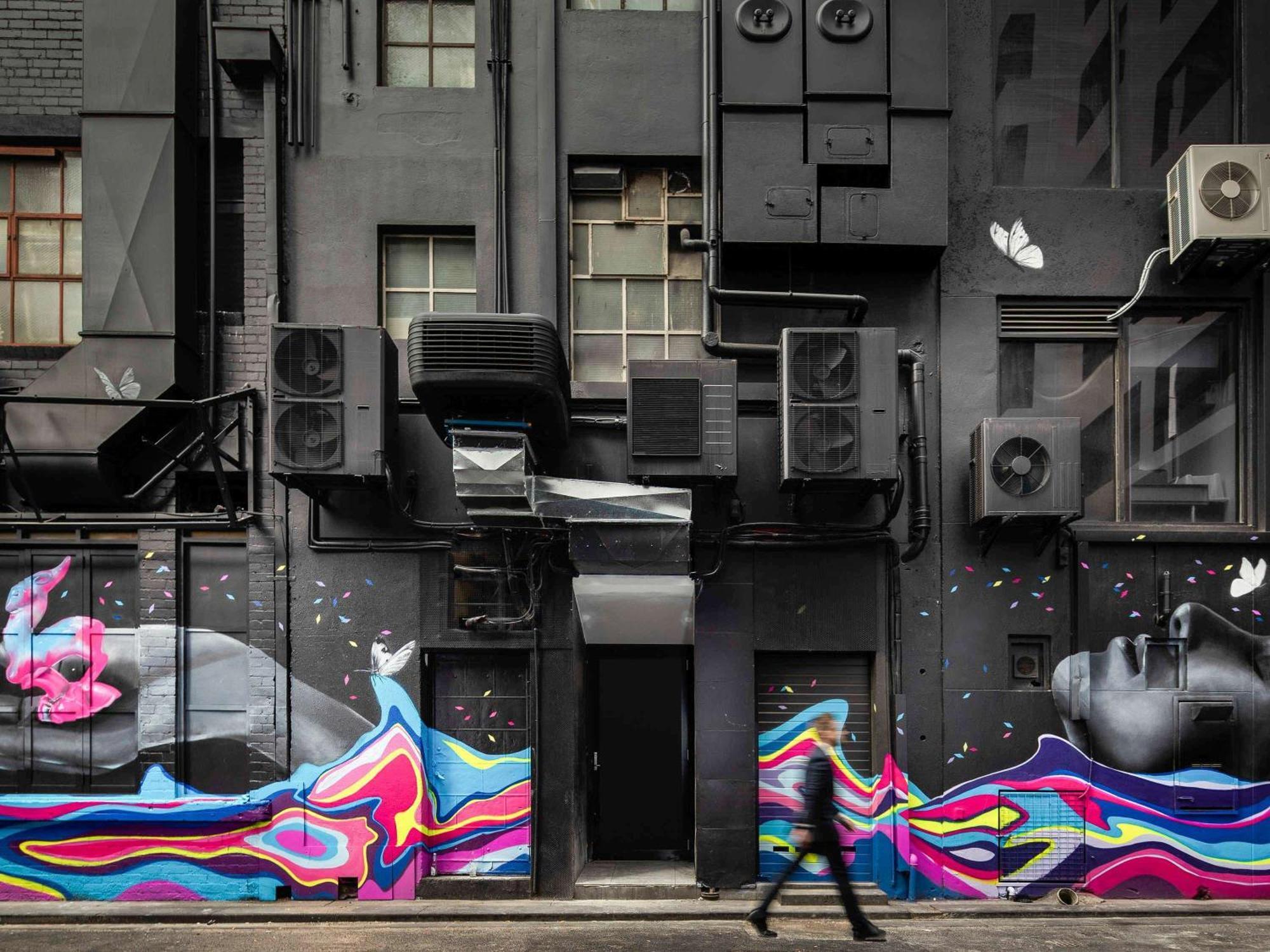 Pullman Melbourne City Centre Exterior foto The 2019 mural by DOME