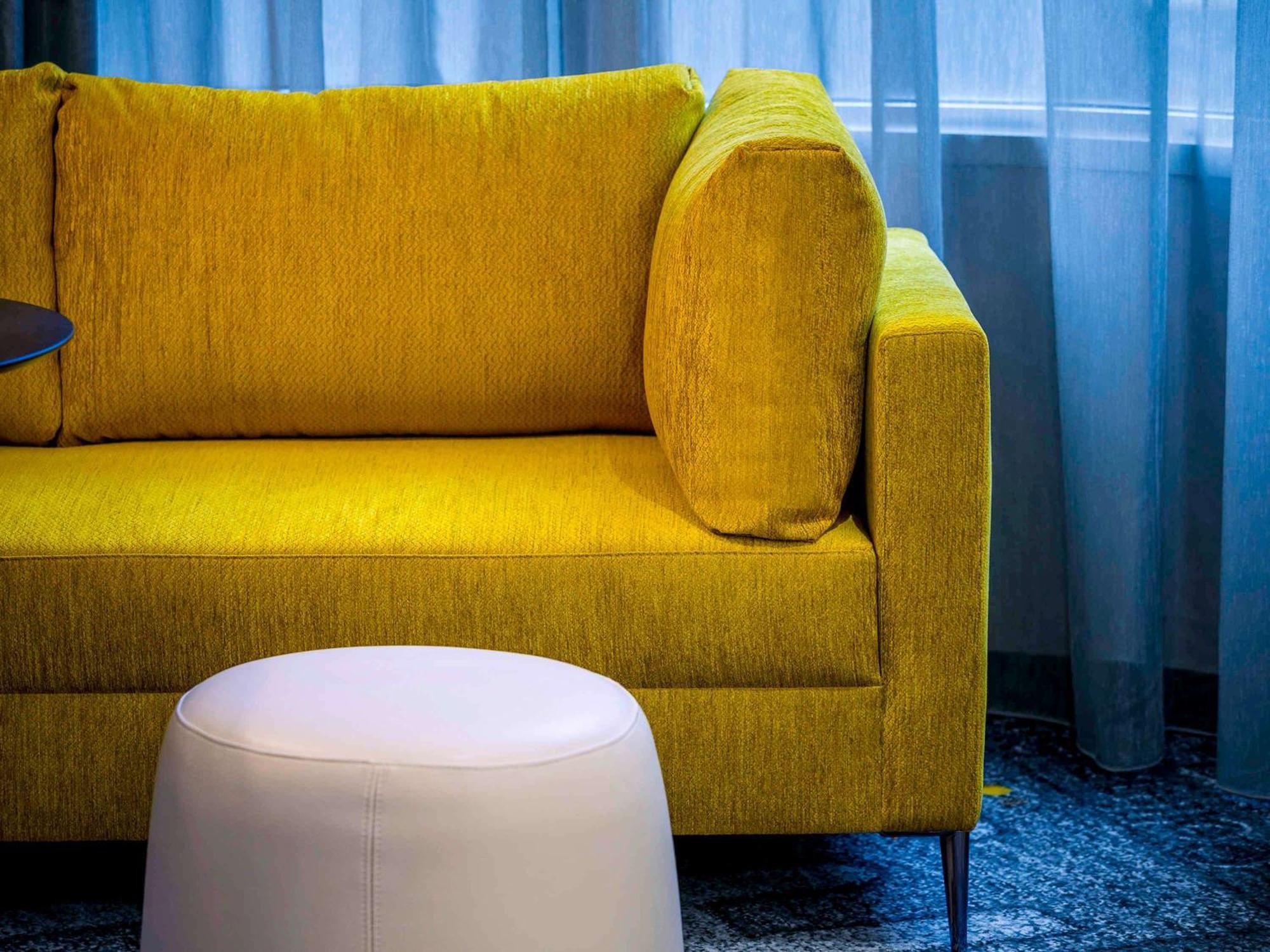 Pullman Melbourne City Centre Exterior foto A sofa